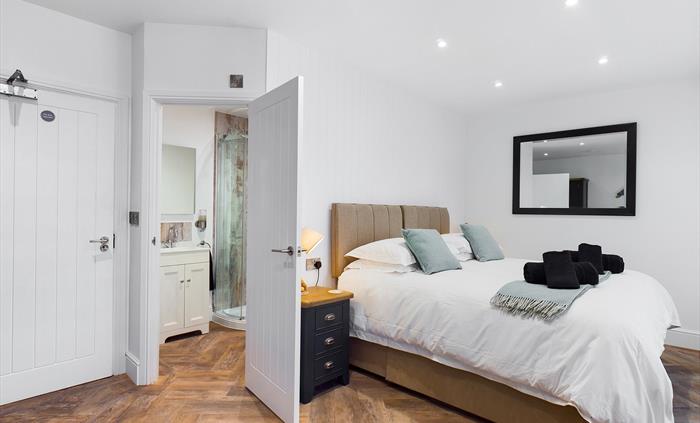 Room 3 - Room & Ensuite Shower Room